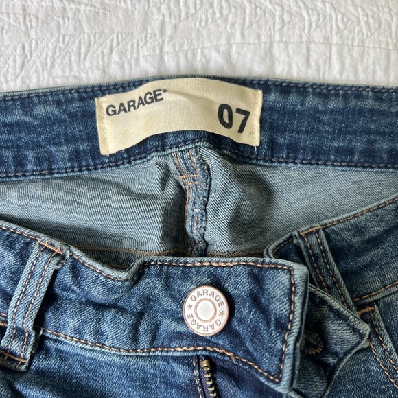 Garage Ripped Skinny Jeggings - Picture 2 of 5